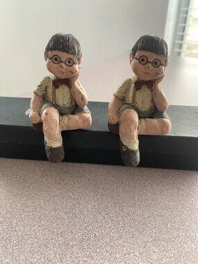 Sarah's Attic 2 Boys with glasses shelf figurines